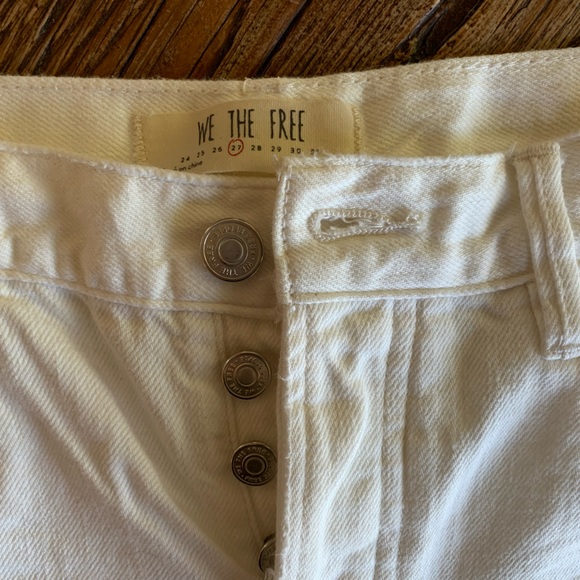Free People White Shorts Button Fly Size 27 With Fraying - Picture 3 of 5